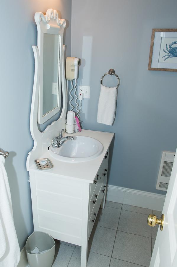 Salt Shaker Deli & Inn Lunenburg Δωμάτιο φωτογραφία
