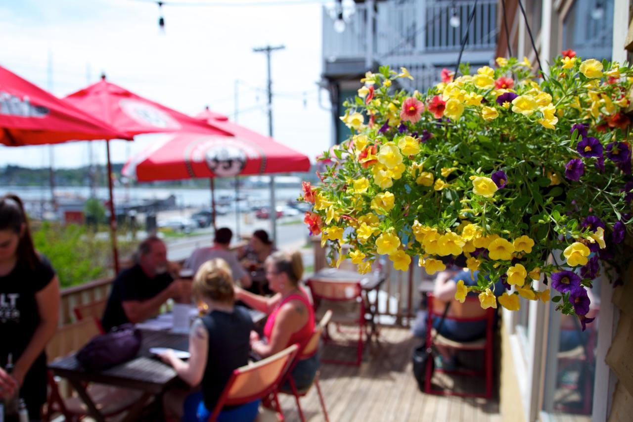 Salt Shaker Deli & Inn Lunenburg Εξωτερικό φωτογραφία